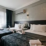 Seashore Hotel *